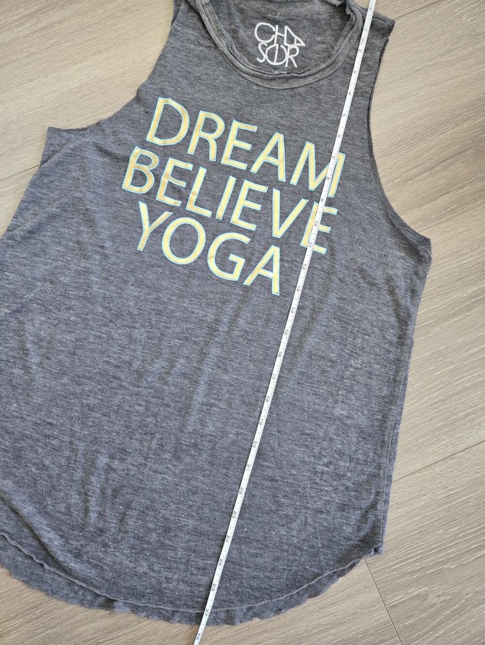 NWT CHASER Woman Gray Sleeveless Top "DREAM BELIEVE YOGA" Size M - Picture 9 of 11
